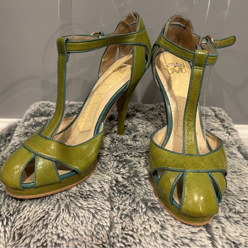 Vintage Joan & David pumps